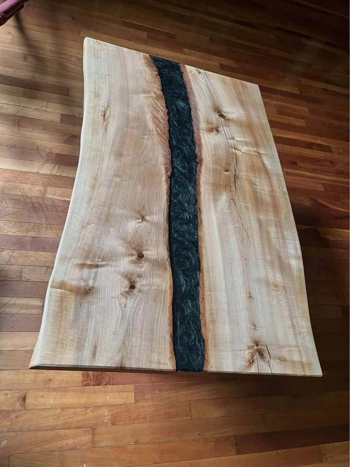 Live Edge and Epoxy Coffee Table! - photo 4