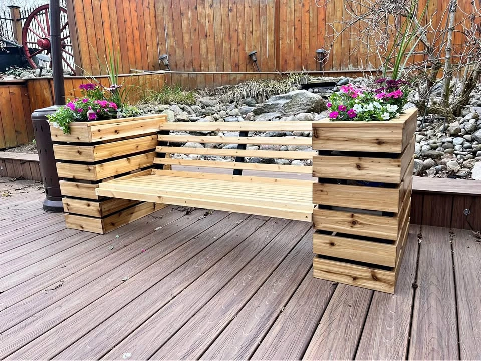 Cedar Planter Box Bench!