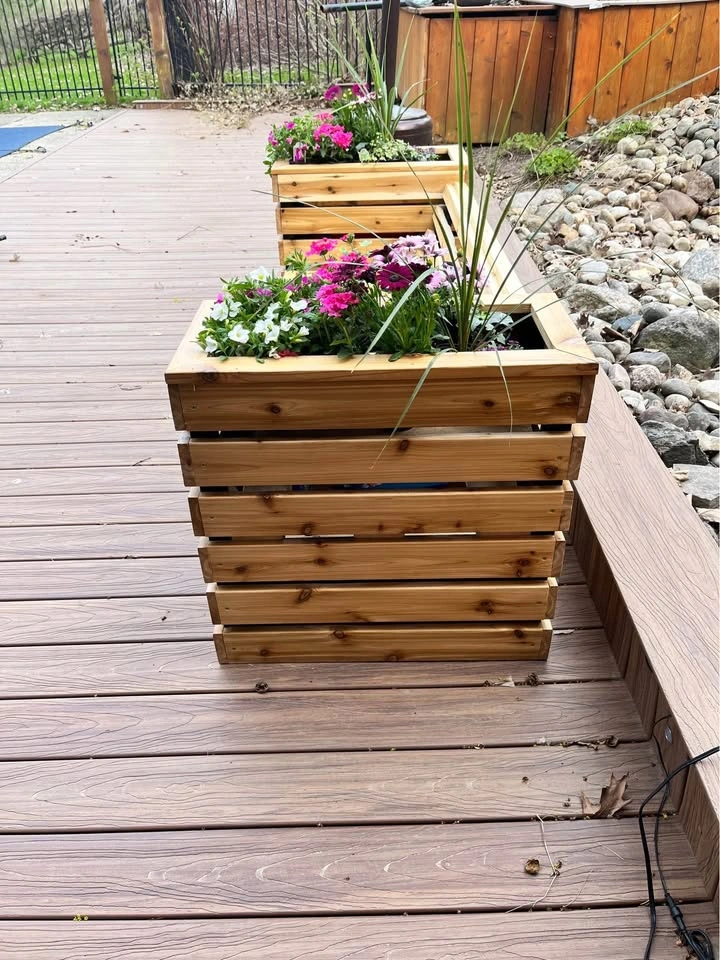 Cedar Planter Box Bench! - photo 4