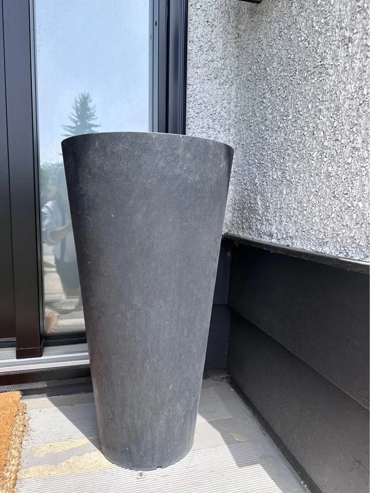 Tall Flower planter - photo 2