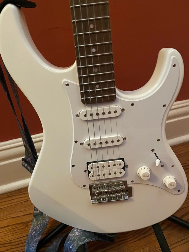 Yamaha Pacifica PAC012 Electric Guitar Package