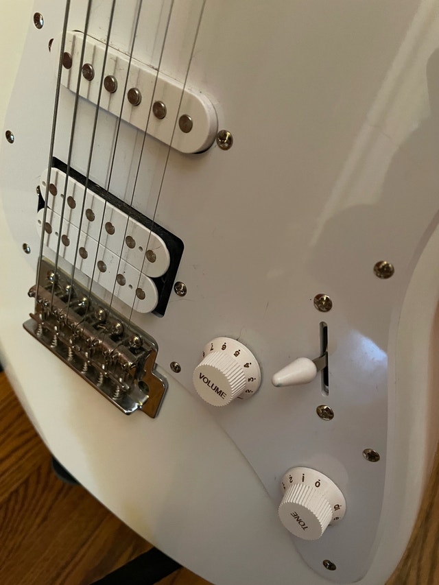 Yamaha Pacifica PAC012 Electric Guitar Package - photo 3