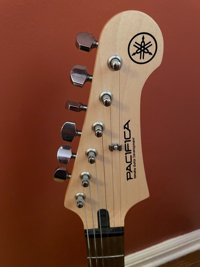 Yamaha Pacifica PAC012 Electric Guitar Package - photo 4