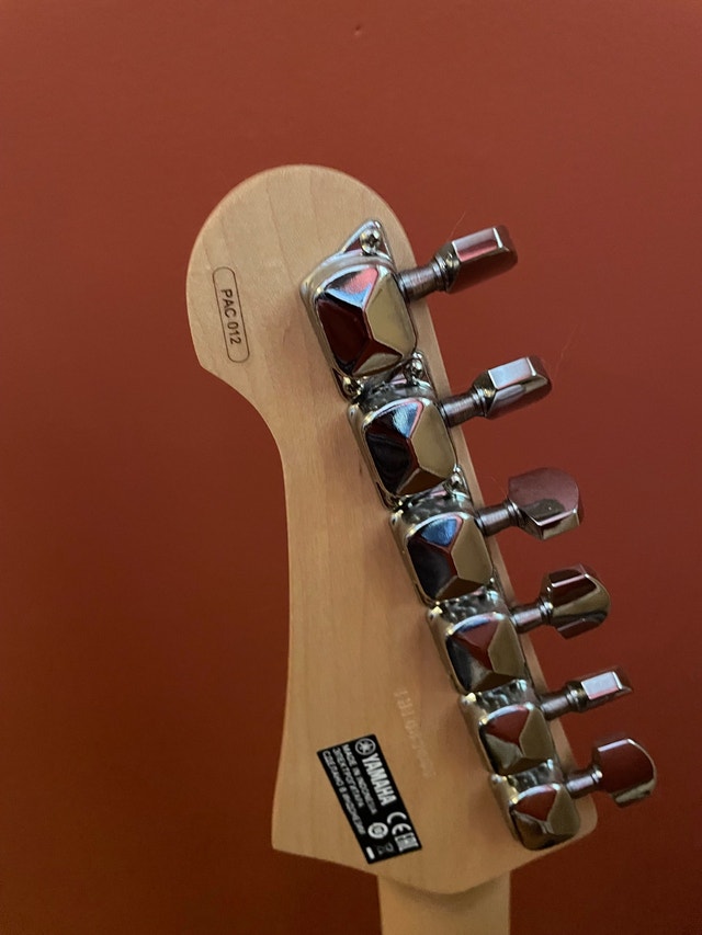 Yamaha Pacifica PAC012 Electric Guitar Package - photo 5