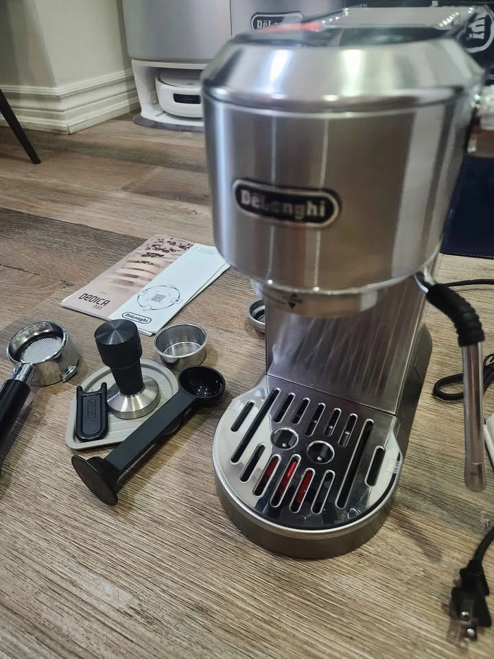 De'Longhi Dedica Duo EC890 Espresso Machine - photo 2