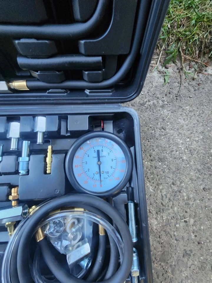 Fuel Injection Pressure Tester Kit Complete Automotive Diagnosti - photo 2