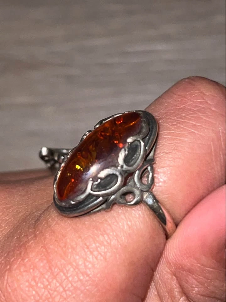 Silver ring set with amber - photo 3