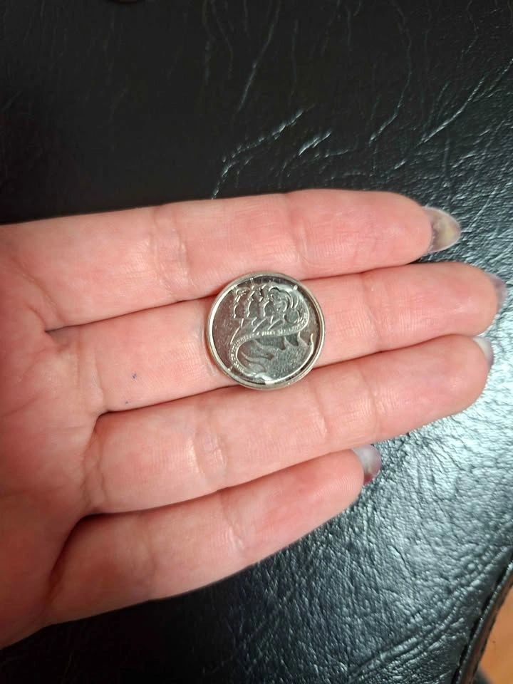 2001 Year of the Volunteer Canadian 10-cent dime - photo 2