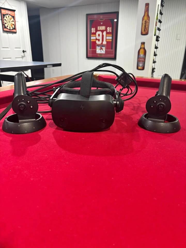 HP Reverb G2 VR Headset + Controllers + Box