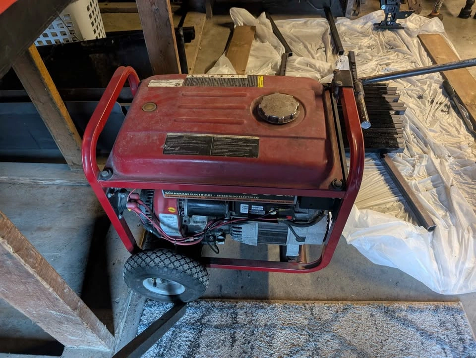 4000 watt Generac Generator - photo 2
