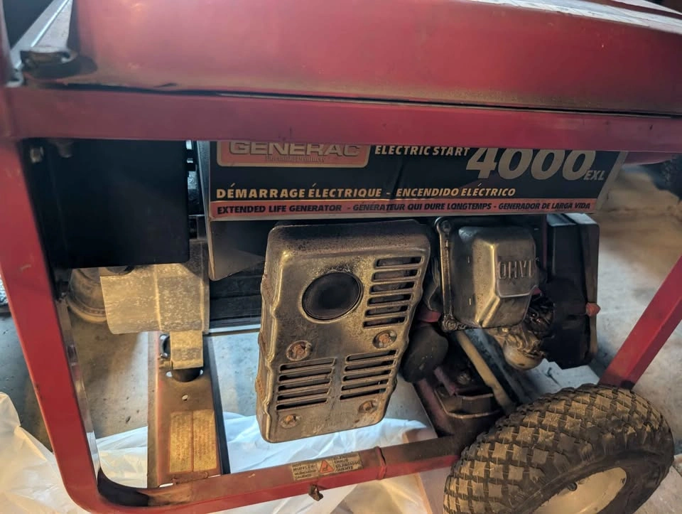 4000 watt Generac Generator - photo 3