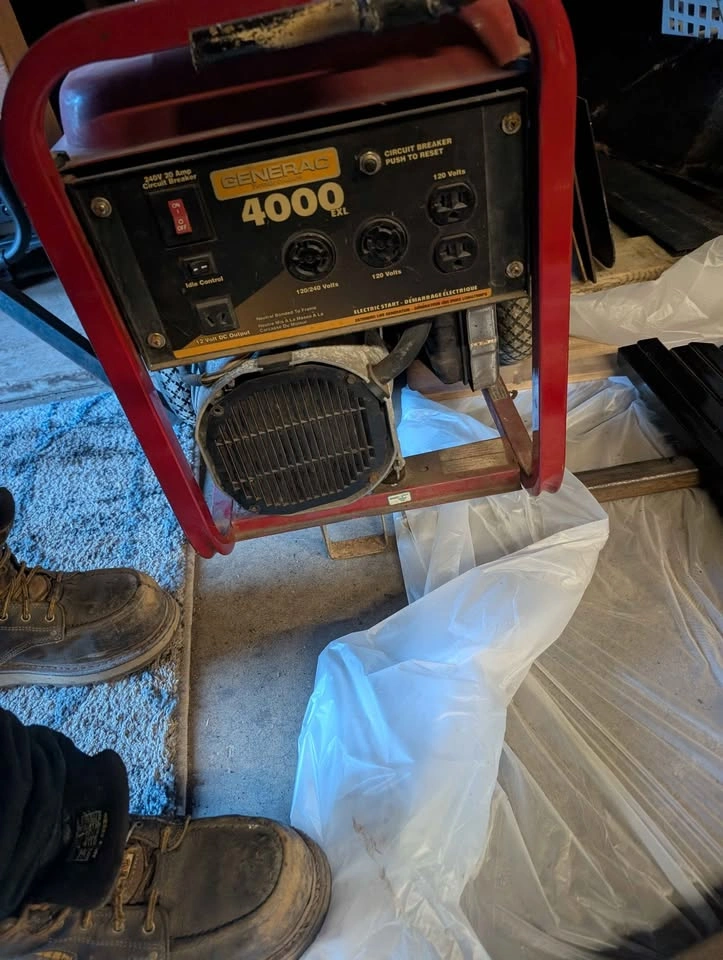 4000 watt Generac Generator - photo 4