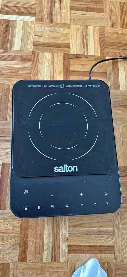 Salton ID2155 Portable Induction Cooktop