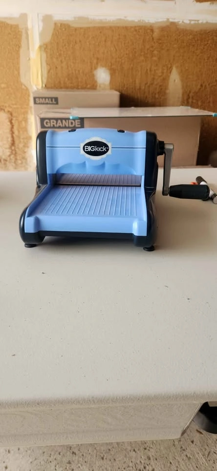 Sizzix BigKick Die-Cutting Device - photo 2