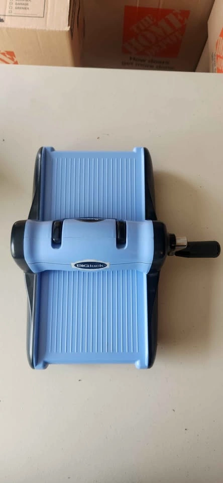 Sizzix BigKick Die-Cutting Device - photo 3