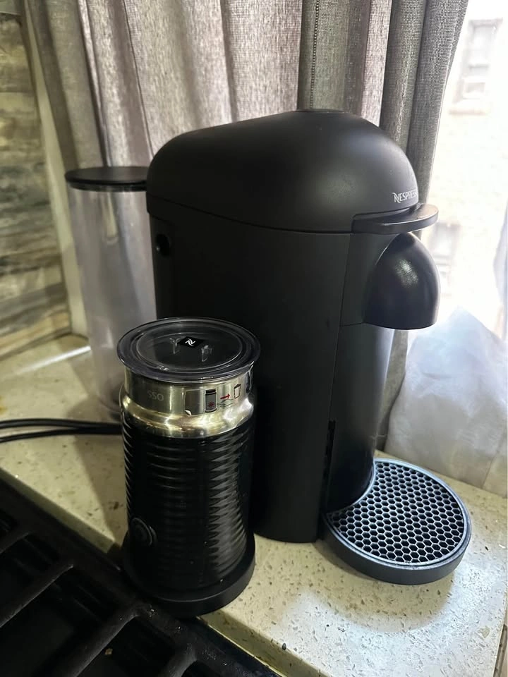 Nespresso Vertuo Coffee Machine with Aeroccino Milk Frother - photo 2