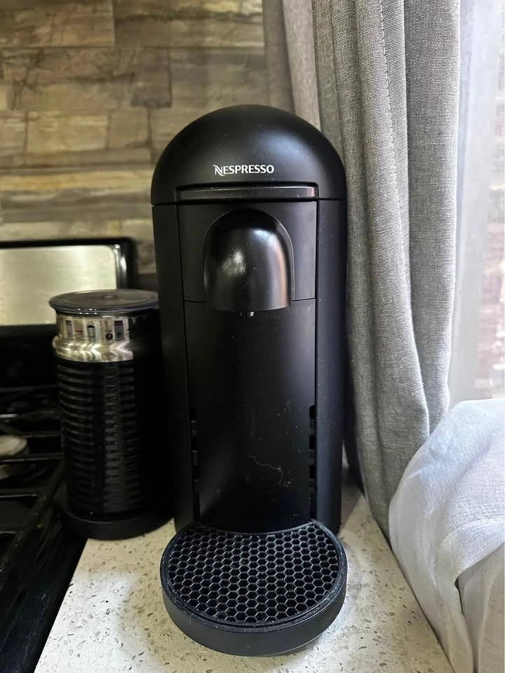 Nespresso Vertuo Coffee Machine with Aeroccino Milk Frother - photo 3