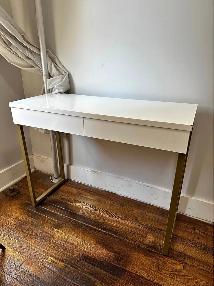 Modern White Lacquer Desk with Drawers