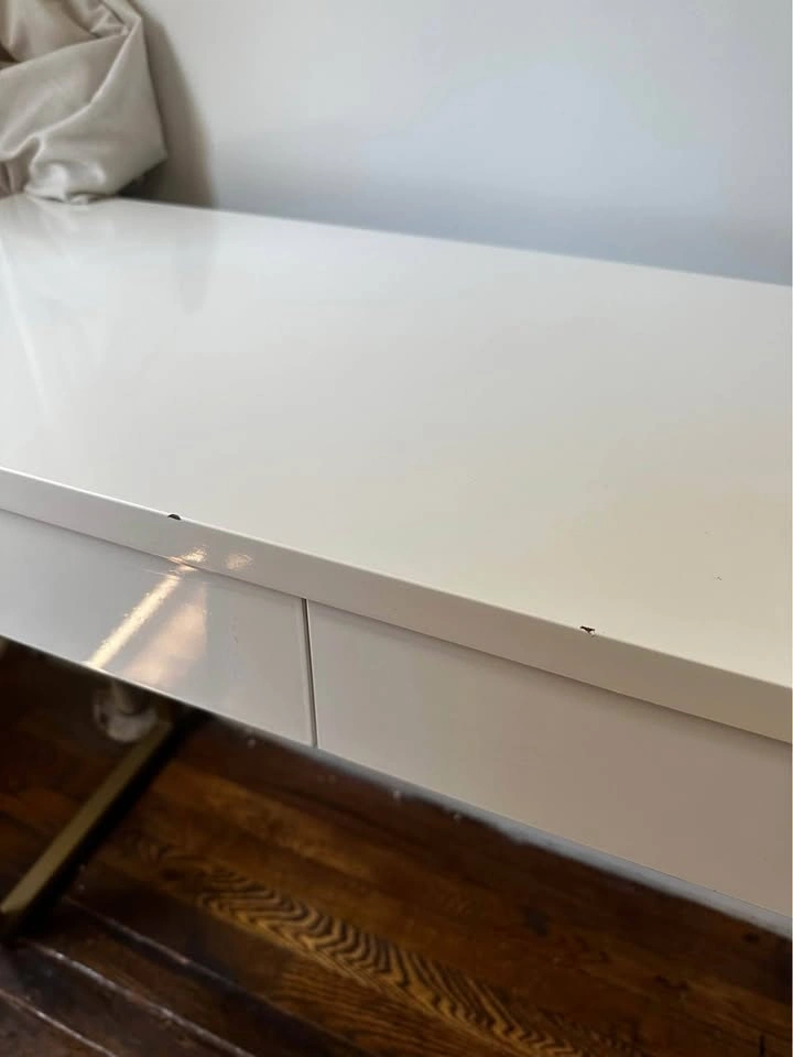 Modern White Lacquer Desk with Drawers - photo 2
