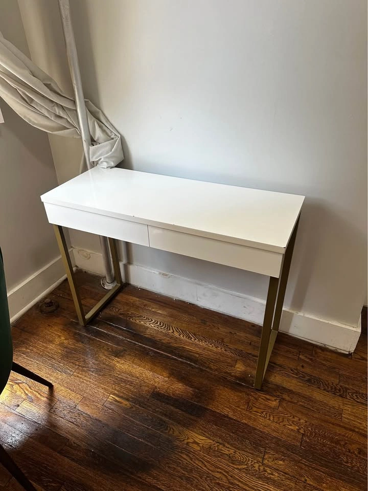Modern White Lacquer Desk with Drawers - photo 5
