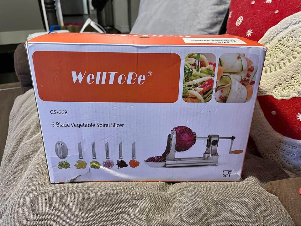 New in box WellToBe 6-blade vegetable spiral slicer