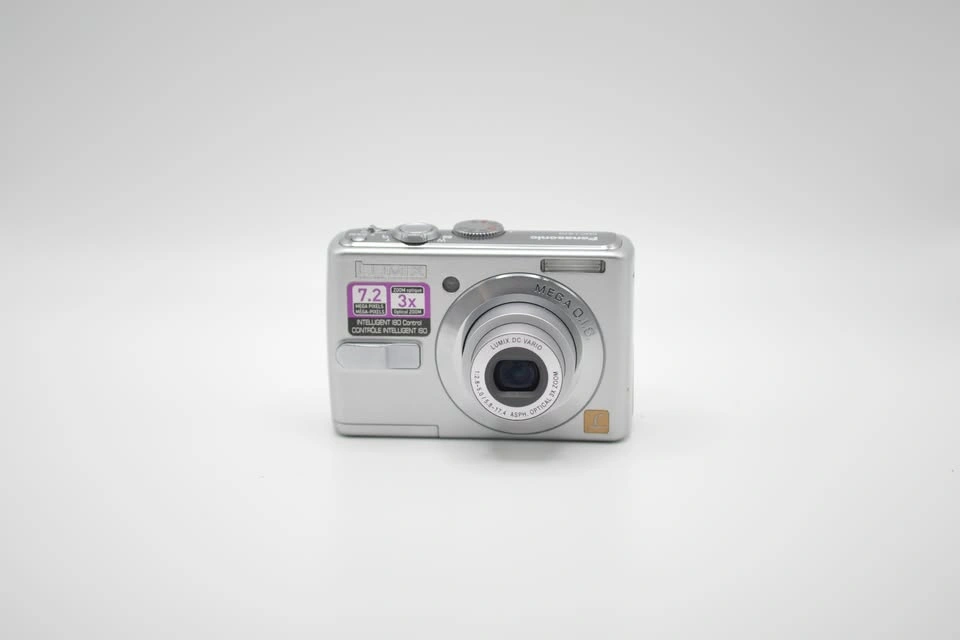 Panasonic Lumix DMC-LS70 digital camera - photo 2