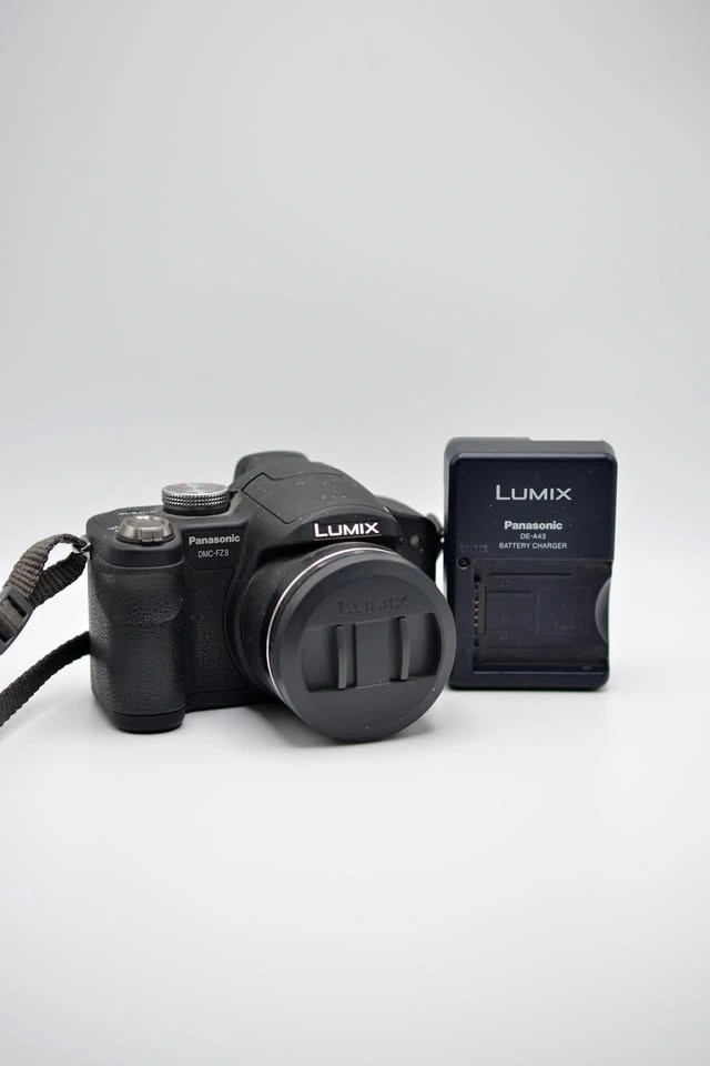 Panasonic Lumix DMC‐FZ8 – Easy Beginner Camera