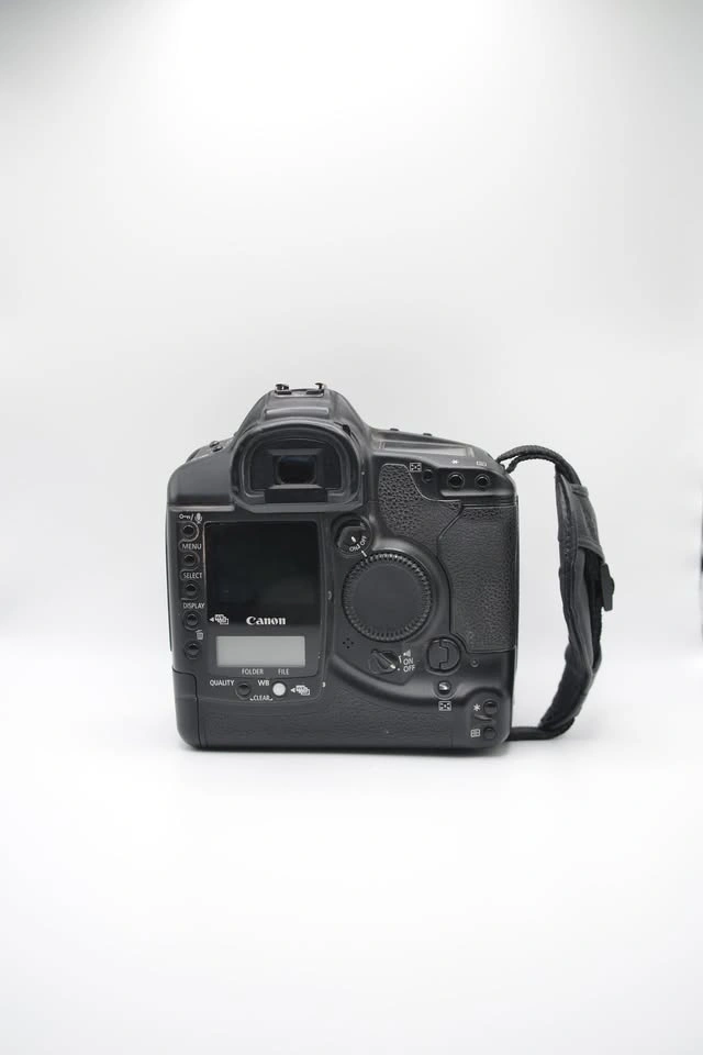 Canon EOS-1Ds Full-Frame DSLR with 50mm Lens and Box - photo 3