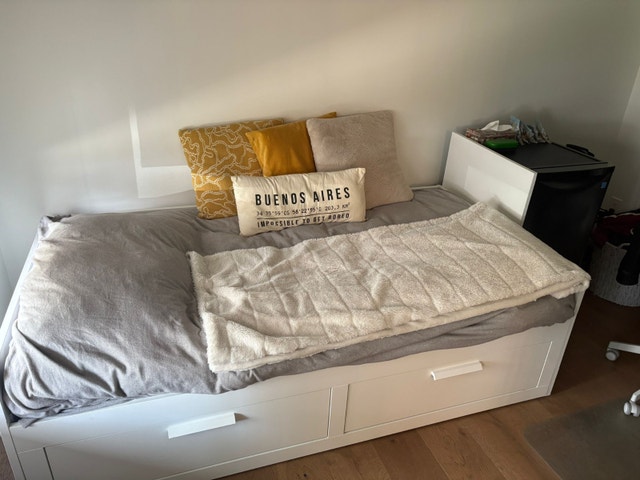 White Expandable Daybed with Storage Drawers- IKEA - photo 2