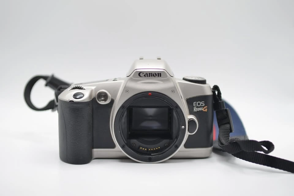 Canon EOS Rebel G + 75–300mm f/4–5.6 Lens — 35mm Film SLR - photo 3