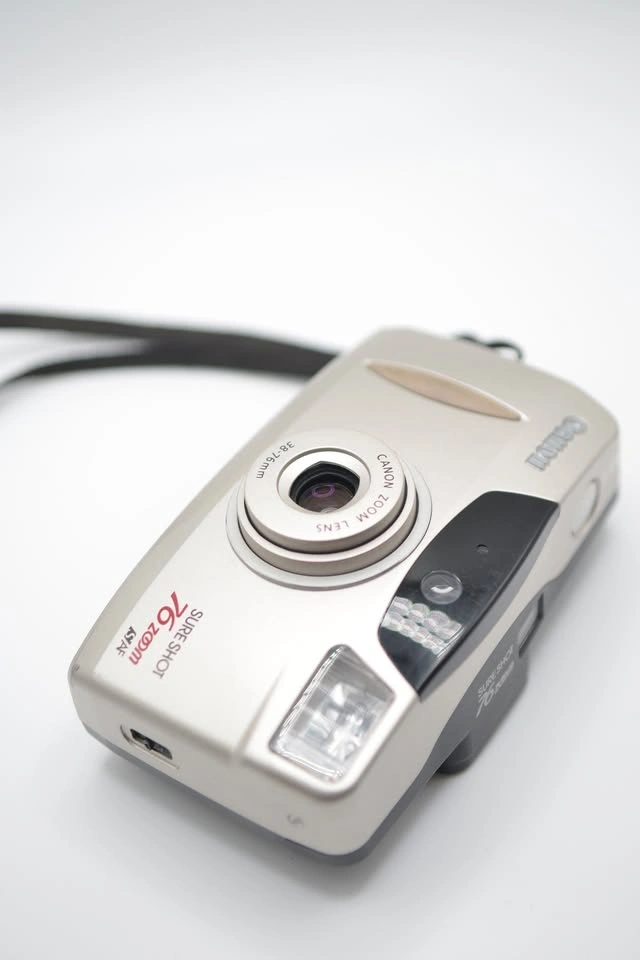 Canon Sure Shot 76 Zoom 35mm Film Camera + Original Canon Case - photo 3