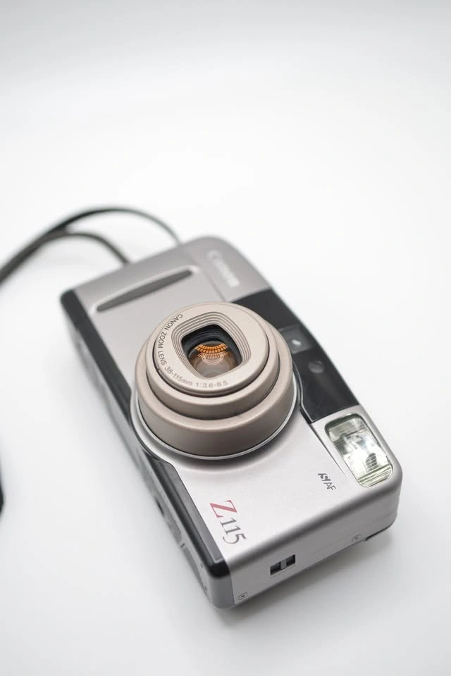 Canon Sure Shot Z115 35mm Film Camera + Case Batteries - photo 3