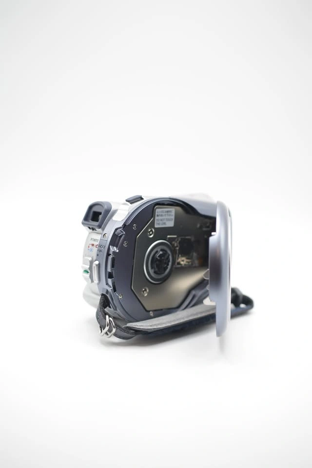 Canon DC100 Camcorder – Easy Beginner Video Camera - photo 4