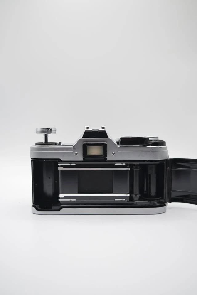 Canon AT-1 35mm Film SLR Bundle (Tested Working) - photo 3