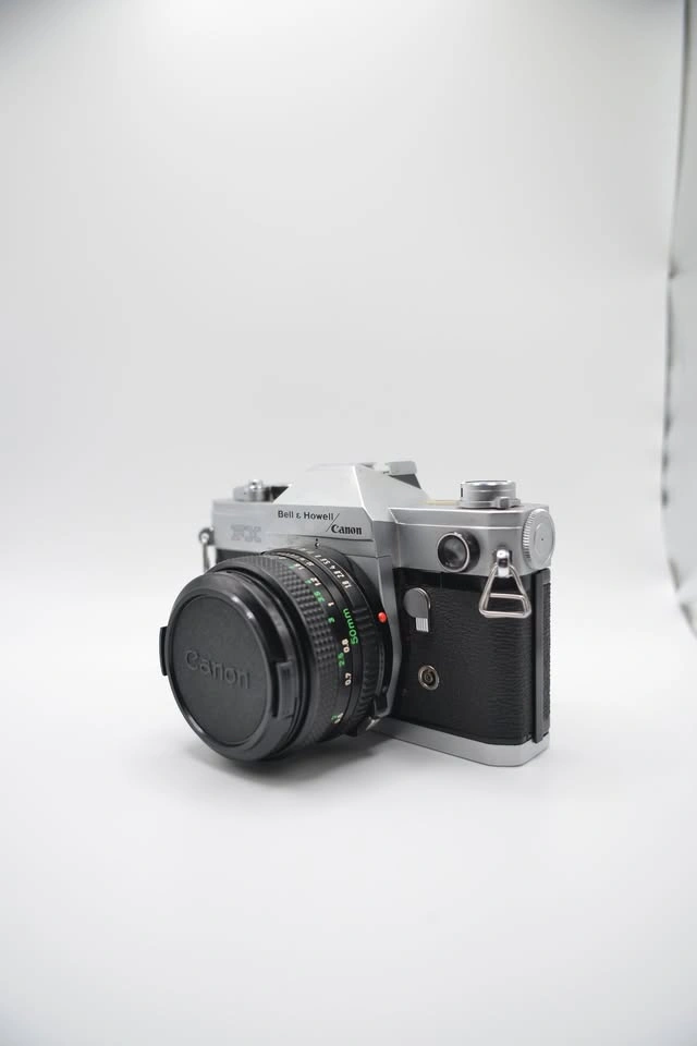 Canon Bell & Howell FX 35mm SLR + Canon FD 50mm f/1.8 Lens - photo 2