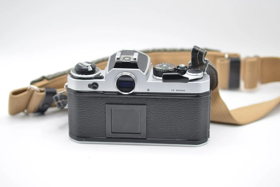 Nikon FM Bundle + Lenses + Accessories - photo 3