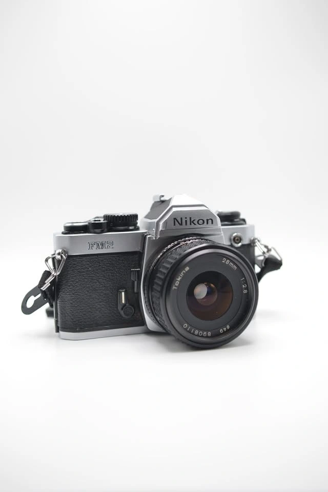 Nikon FM2 35mm Film SLR Bundle with Lenses and Case - photo 2