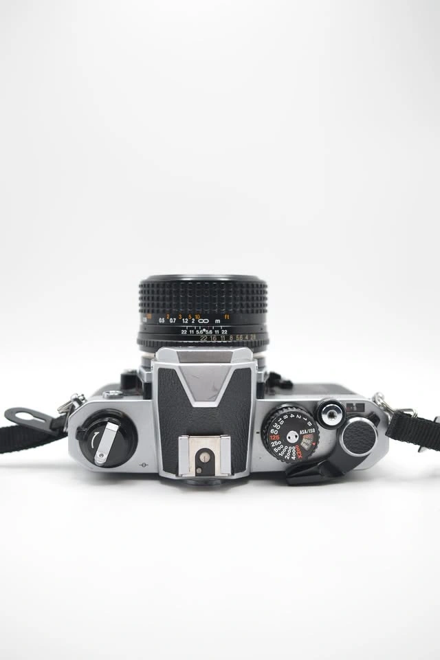 Nikon FM2 35mm Film SLR Bundle with Lenses and Case - photo 5