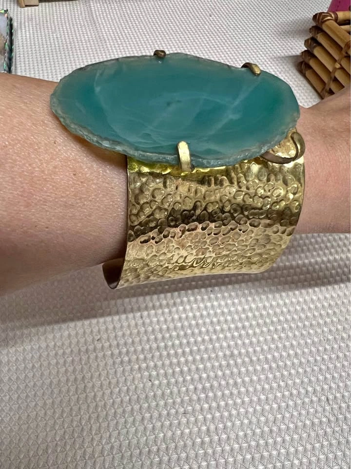 ⚽ Big green stones in gold plated bracelet