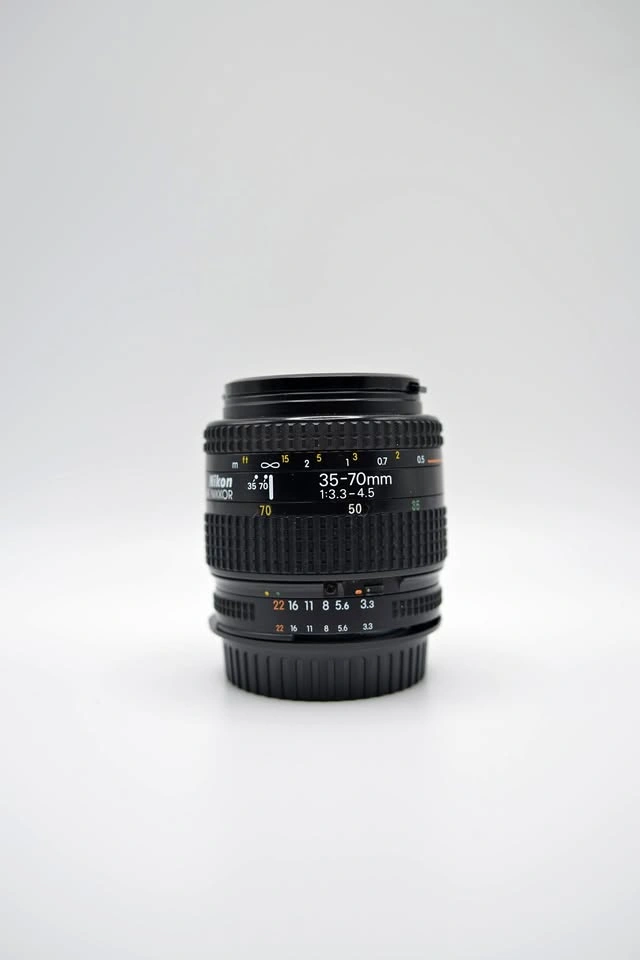 Nikon AF Nikkor 35–70mm f/3.3–4.5 Zoom Lens
