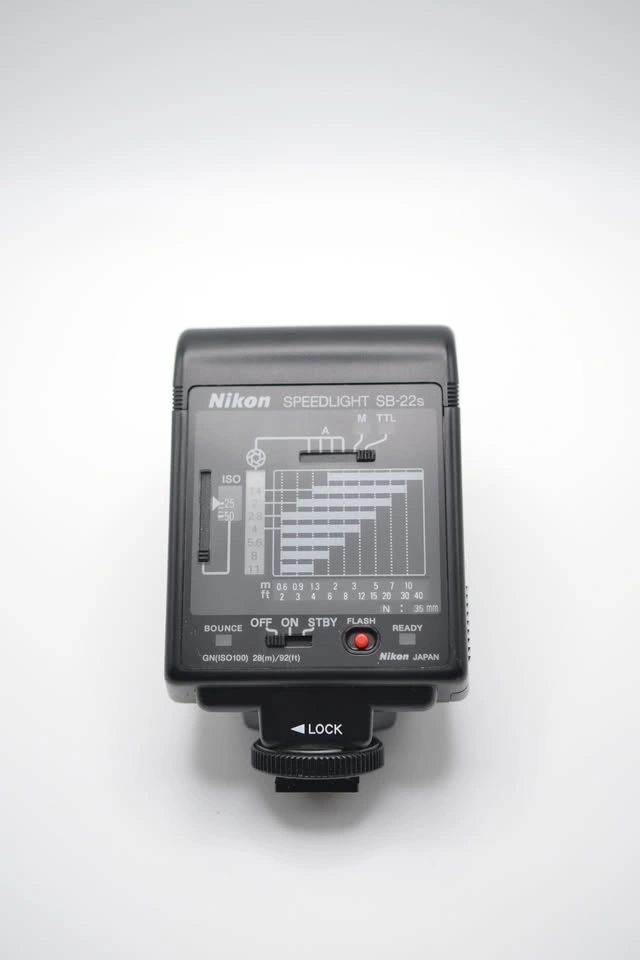 Nikon D60 DSLR Kit with 18–55mm Lens and Flash - photo 3