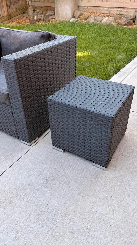 4 dark grey wicker patio chairs and side table - photo 4