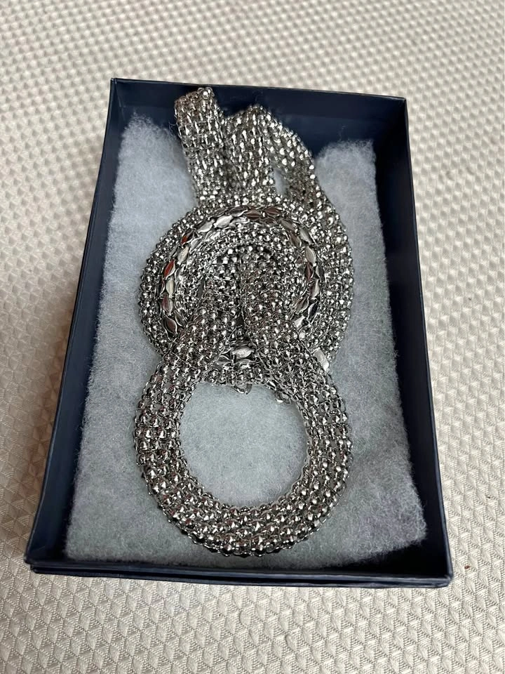 ⚽ Bold silver necklace