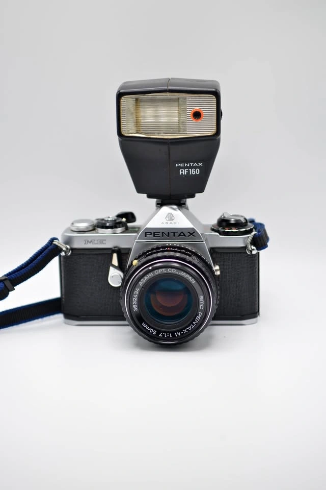Pentax ME 35mm SLR + 50mm f/1.7 Lens + Flash Tested Working