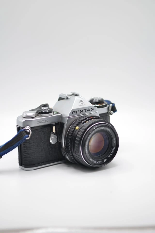 Pentax ME 35mm SLR + 50mm f/1.7 Lens + Flash Tested Working - photo 2