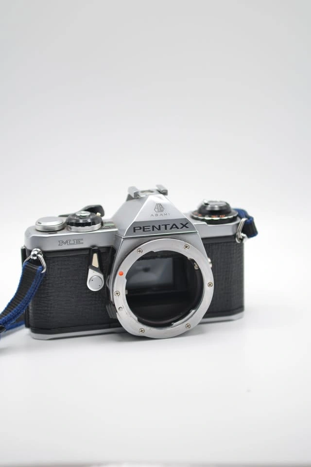 Pentax ME 35mm SLR + 50mm f/1.7 Lens + Flash Tested Working - photo 3