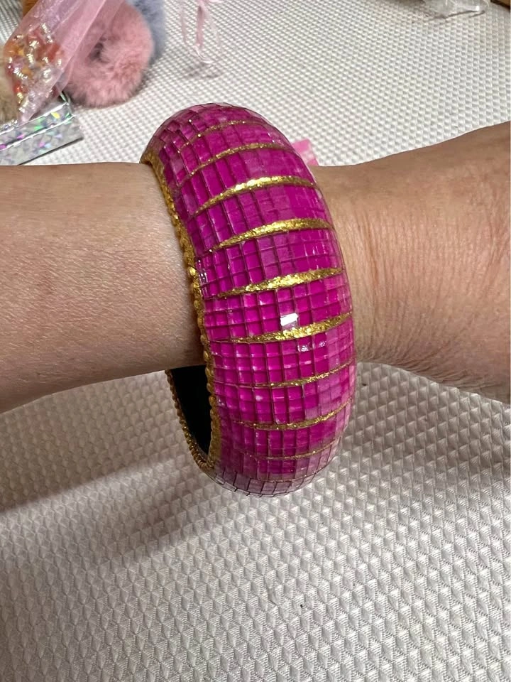 ⚽ Bright pink Bracelet
