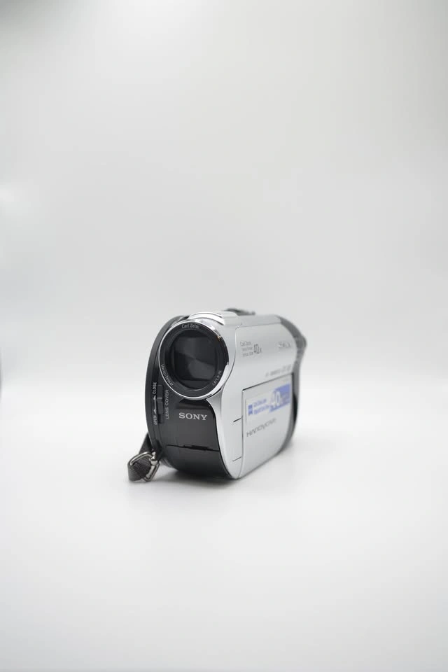 Sony Handycam DCR-DVD108 Camcorder Kit - photo 3