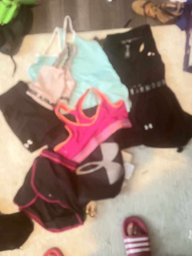 Women’s small Under Armour bundle