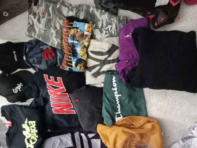 Mixed Men's Clothing Bundle - photo 3